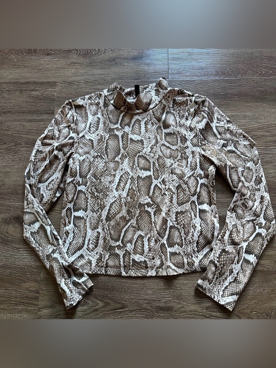 H&M Tops - ~H&M Brown and Cream Snake Print Long Sleeve Top~